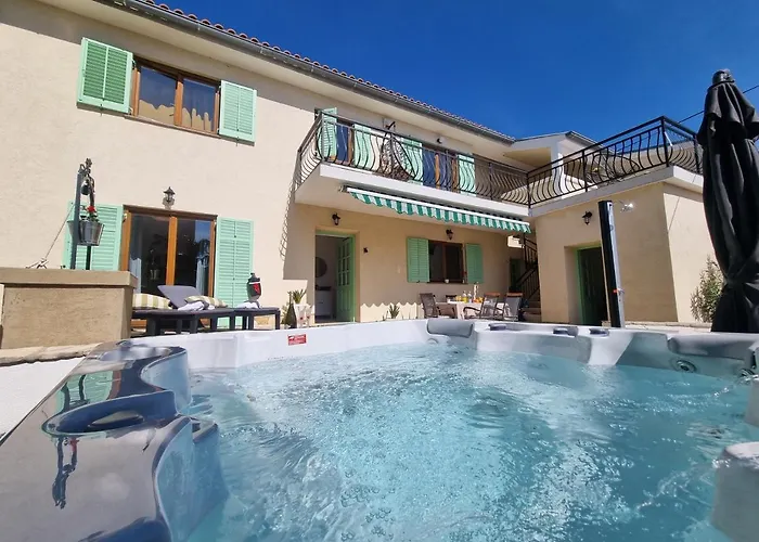 Holiday House Marea With Jacuzzi