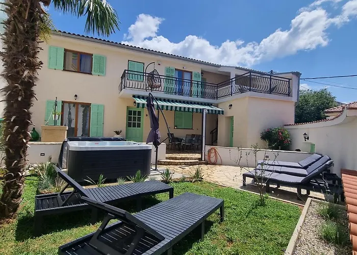 Holiday House Marea With Jacuzzi
